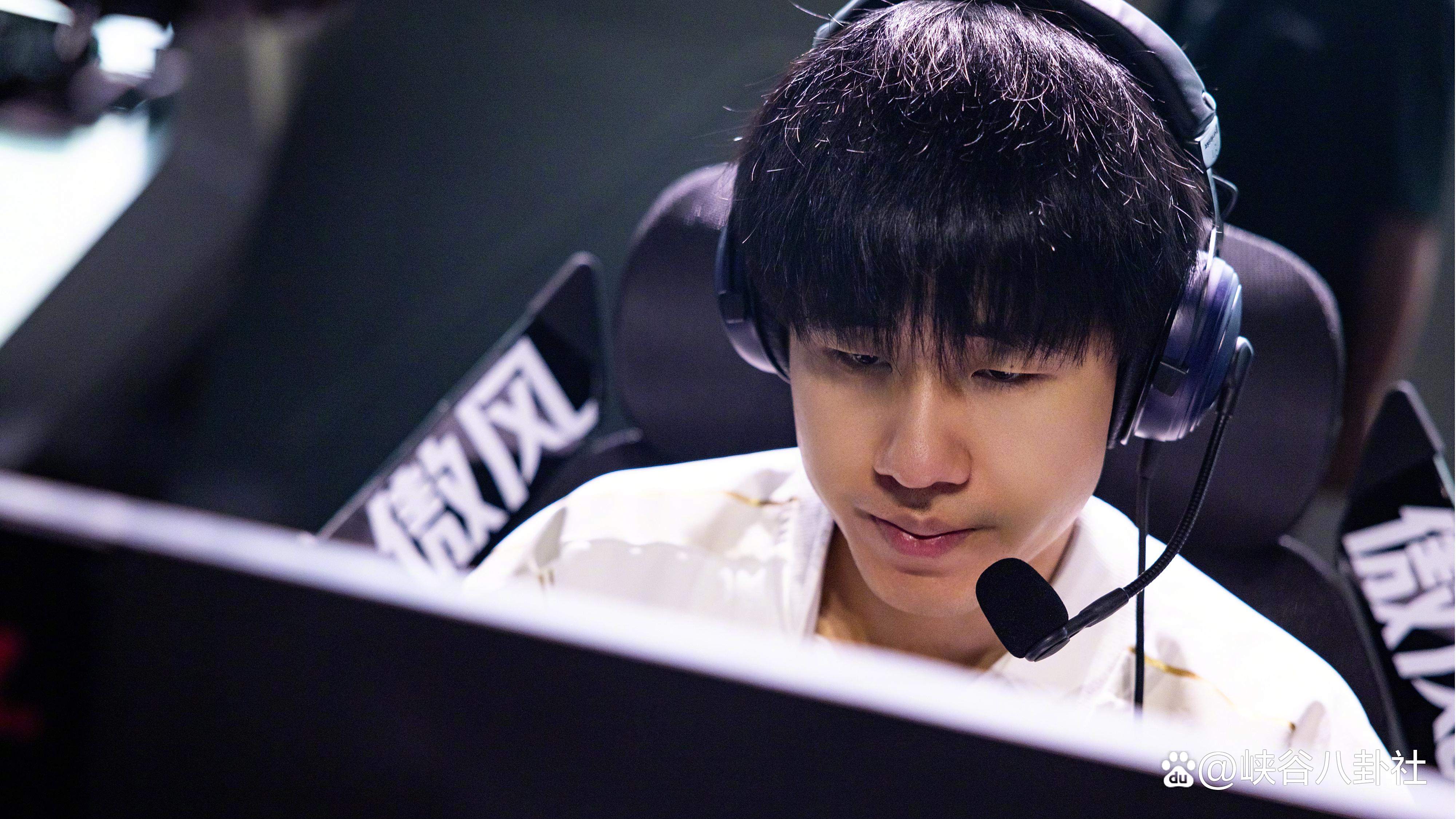 Rookie回归赛场,爆冷首场状态亮眼,老鹰观众沸腾!的简单介绍 Rookie回归赛场,爆冷首场状态亮眼,老鹰观众沸腾!的简单介绍